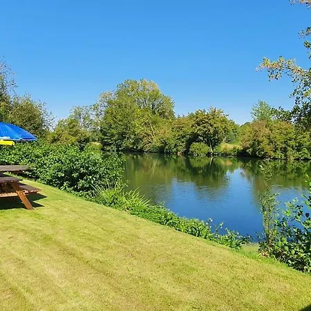 La Terrasse Du Loir à 2km Du Zoo De * La Flèche